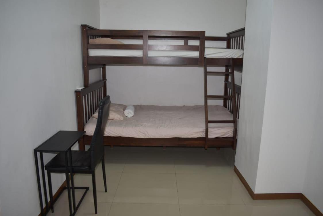Affordable Makati Apt Manila Eksteriør billede